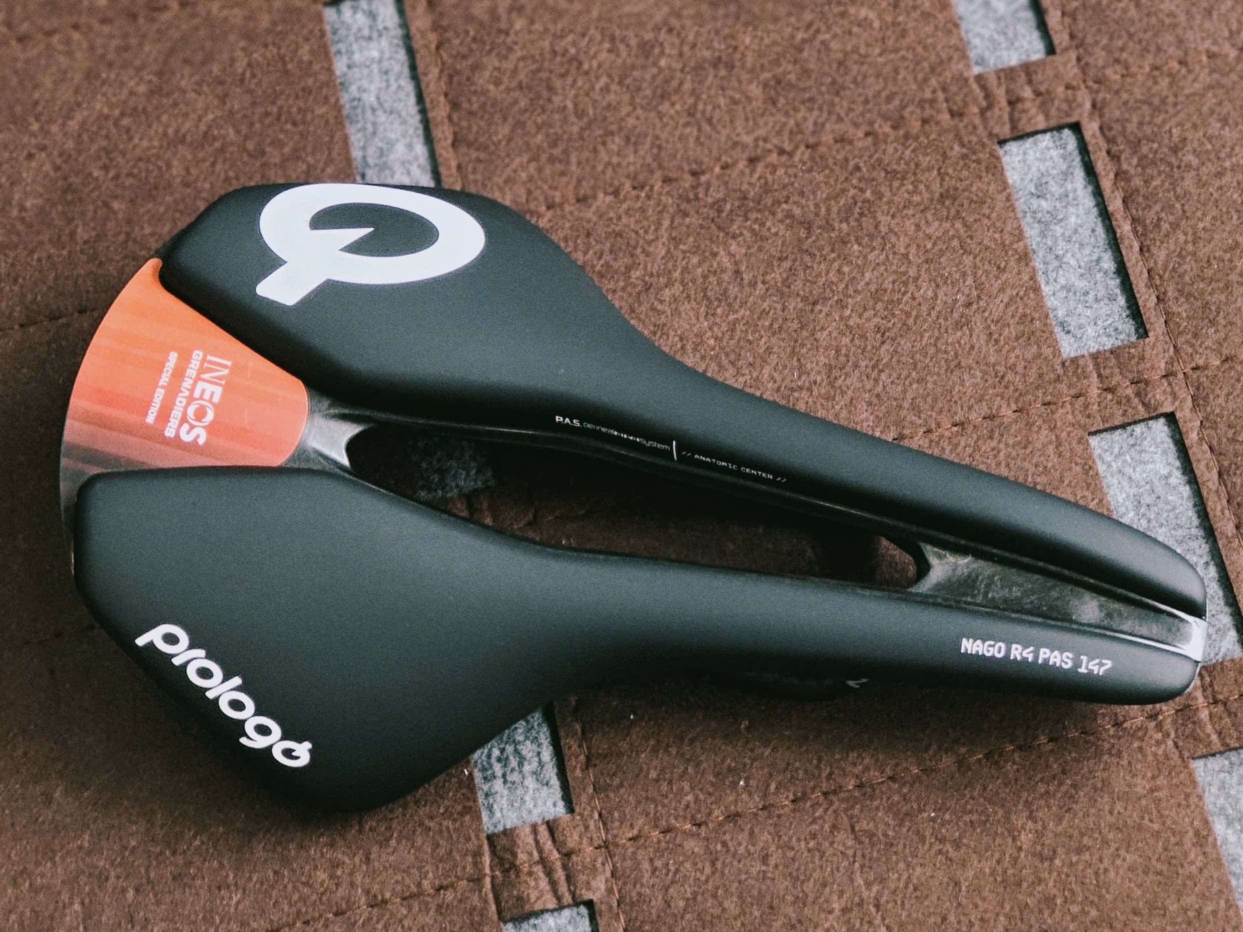 Yên Nago R4 Nack Team INEO-1 Yên xe đạp Prologo Nago R4 Nack size 147, màu TEAM INEO - Ảnh 1