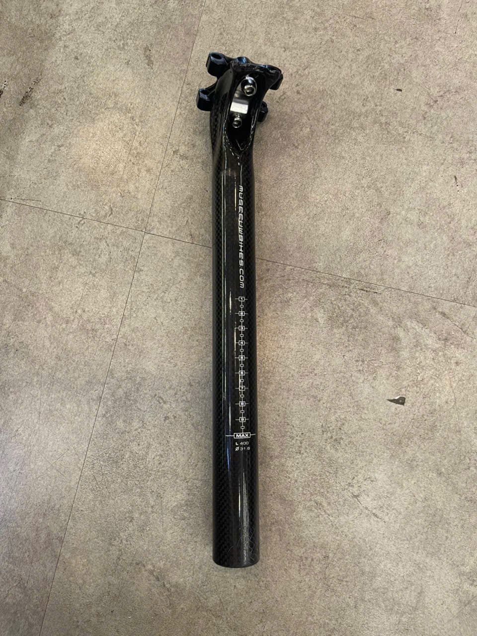 cốt yên Museeuwbihes (Hàng cũ) Cốt yên Museeuw ,SB25 ,size 31.6mm, dài 400mm, chất liệu sợi carbon - Ảnh 1