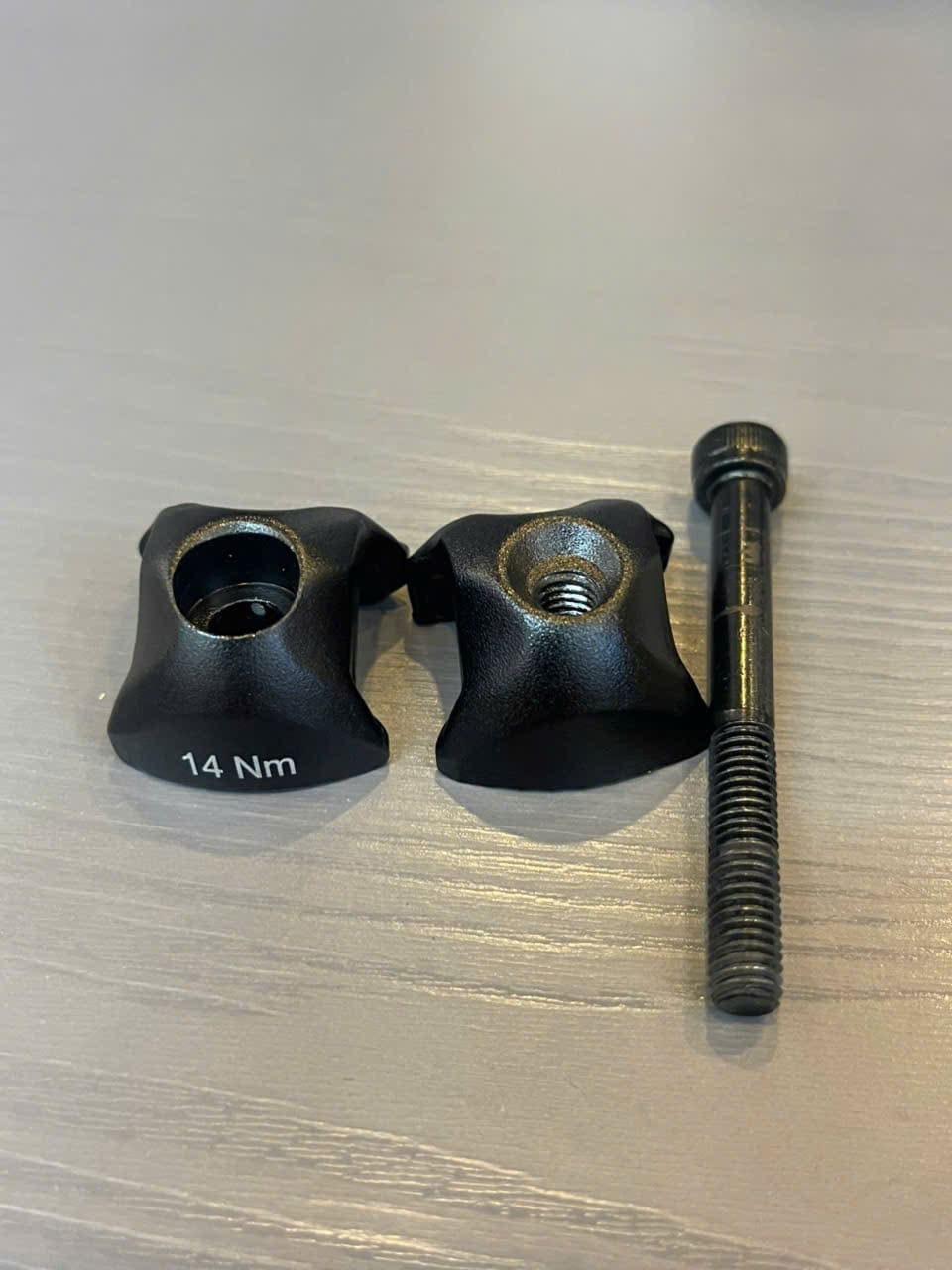 Gọng khóa yên Ritchey-1 (Hàng cũ) Gọng carbon/khóa yên carbon Ritchey Genuine Parts 7x9.6mm - Ảnh 1