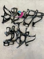 Gọng bình nước bằng chất liệu carbon, nhiều thương hiệu - lấy bình bên phải,hàng không hộp