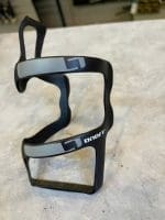 Gọng bình nước bằng chất liệu carbon, nhiều thương hiệu - lấy bình bên phải,hàng không hộp - Ảnh 5
