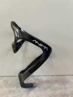 Gọng bình nước bằng chất liệu carbon, nhiều thương hiệu - lấy bình chính giữa (Mẫu 1),hàng không hộp - Ảnh 16